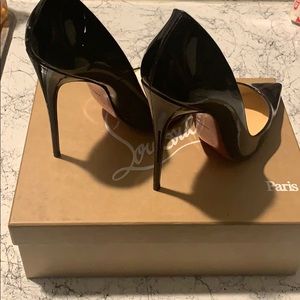 So Kate Louis Vuitton size 10. Beautiful